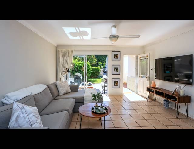 2 BEDROOM APARTMENT FOR SALE IN UMHLANGA CENTRAL